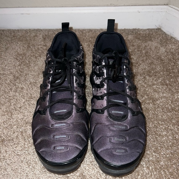 I’m currently selling Nike airmax vapor - Picture 1 of 4